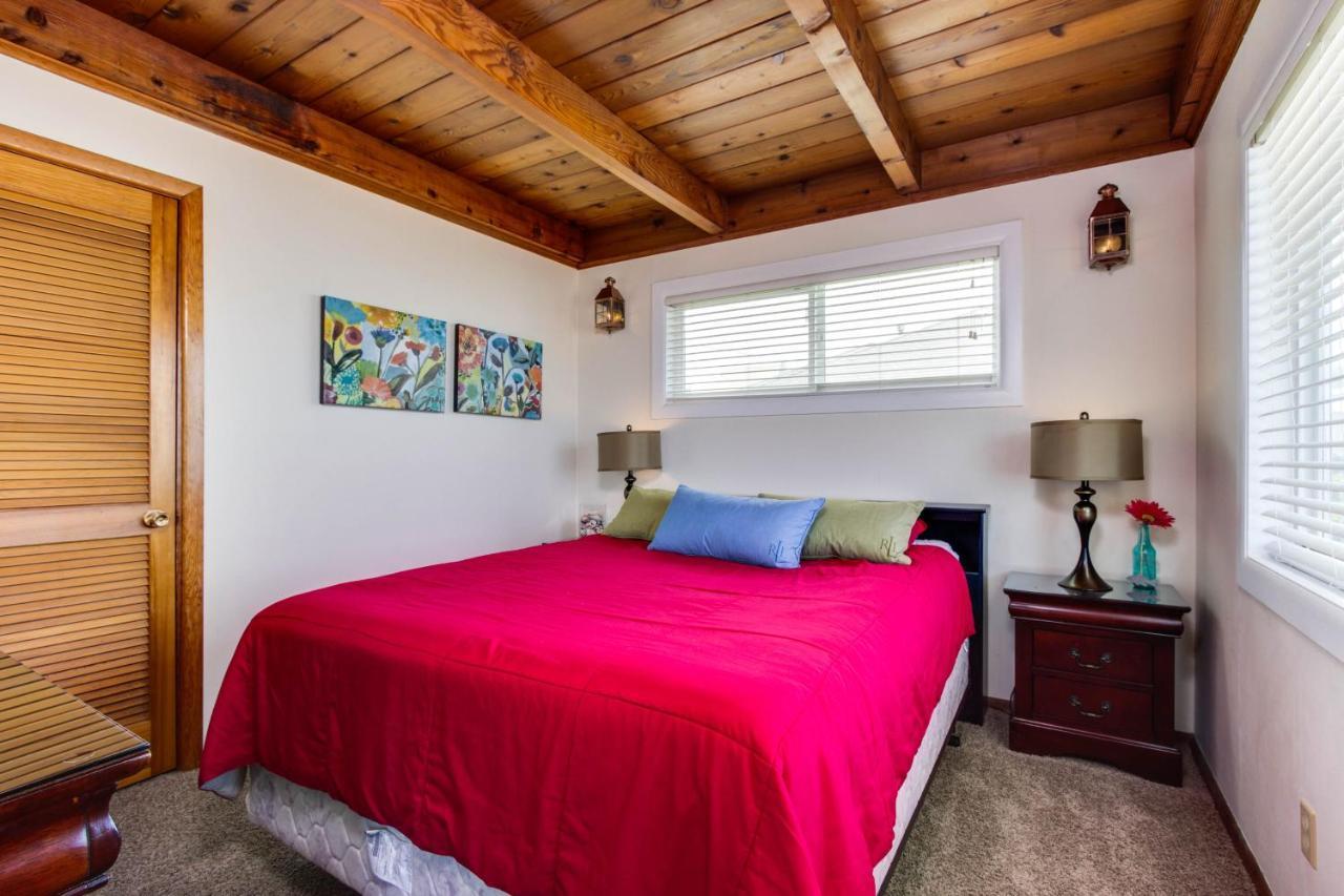 Lincoln City Beach Front Vacation Rental Екстер'єр фото